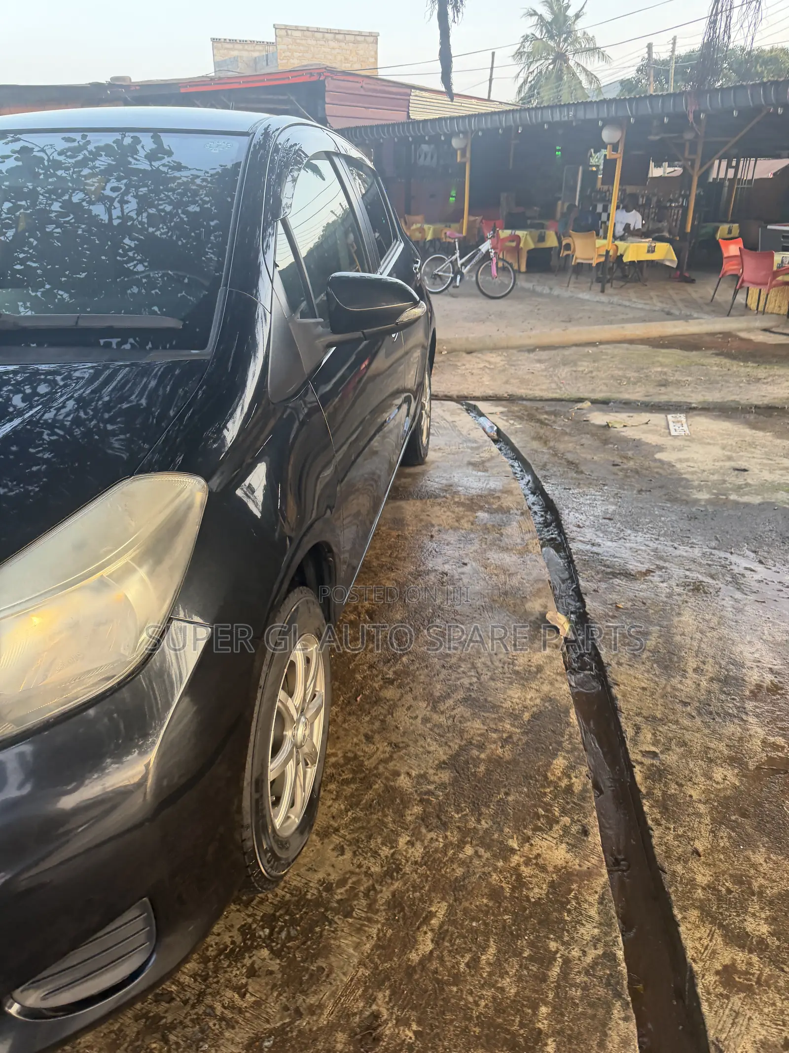 Toyota Vitz 1.3 FWD 5dr 2013 Black