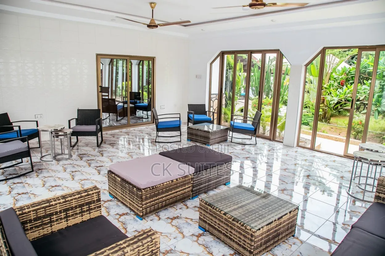 Superior Three-Bedrooms Apartment With Balcony