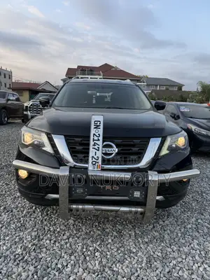 Nissan Pathfinder 2018 Black