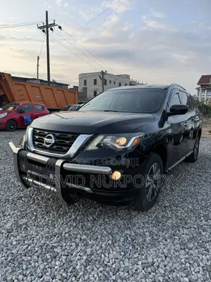 Nissan Pathfinder 2018 Black