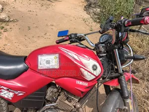 Yamaha YBR125 2015 Red