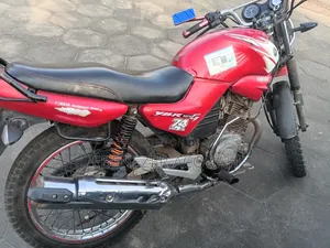 Yamaha YBR125 2015 Red