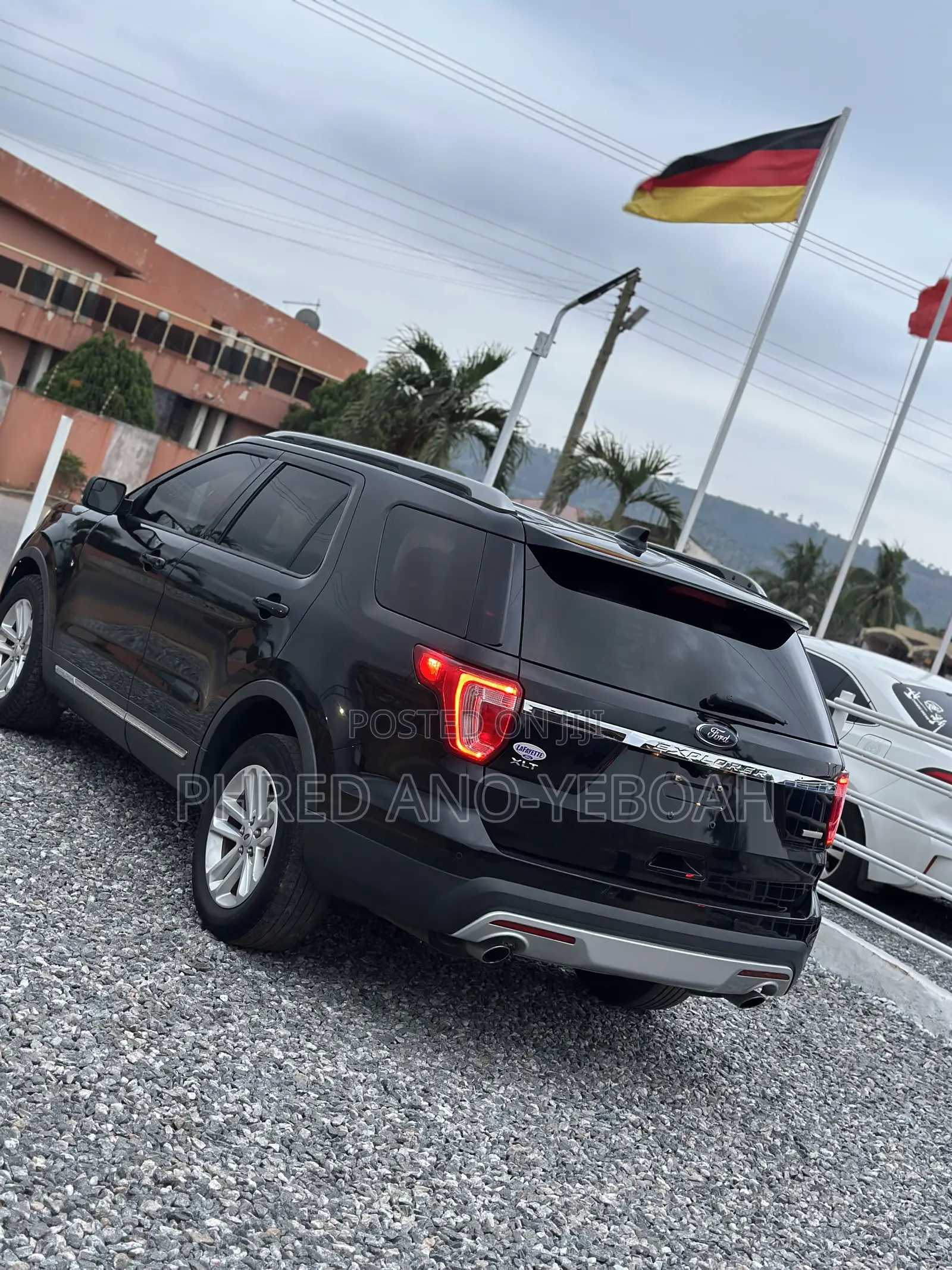 Ford Explorer XLT 4dr 4x4 (2.3L 4cyl 6A) 2017 Black