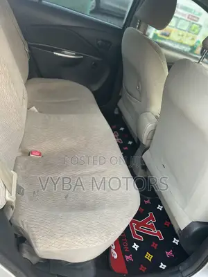 Toyota Belta 2010 Silver