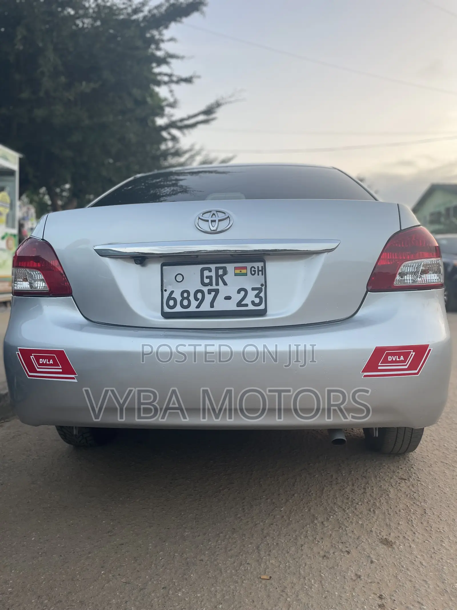 Toyota Belta 2010 Silver