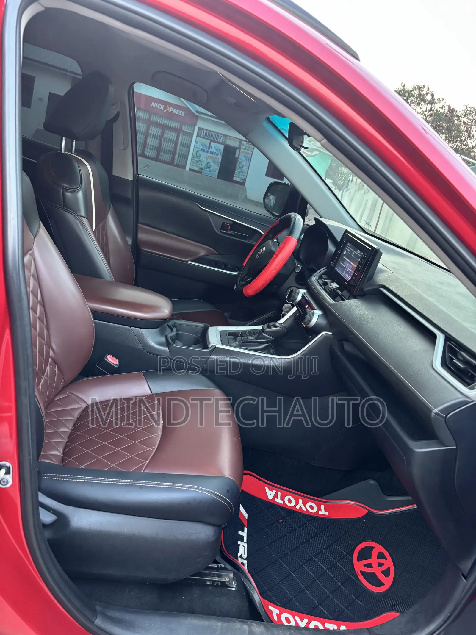 Toyota RAV4 LE AWD 2020 Red