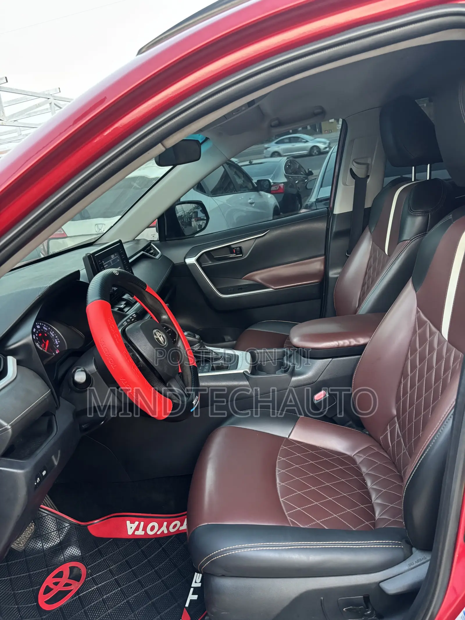 Toyota RAV4 LE AWD 2020 Red
