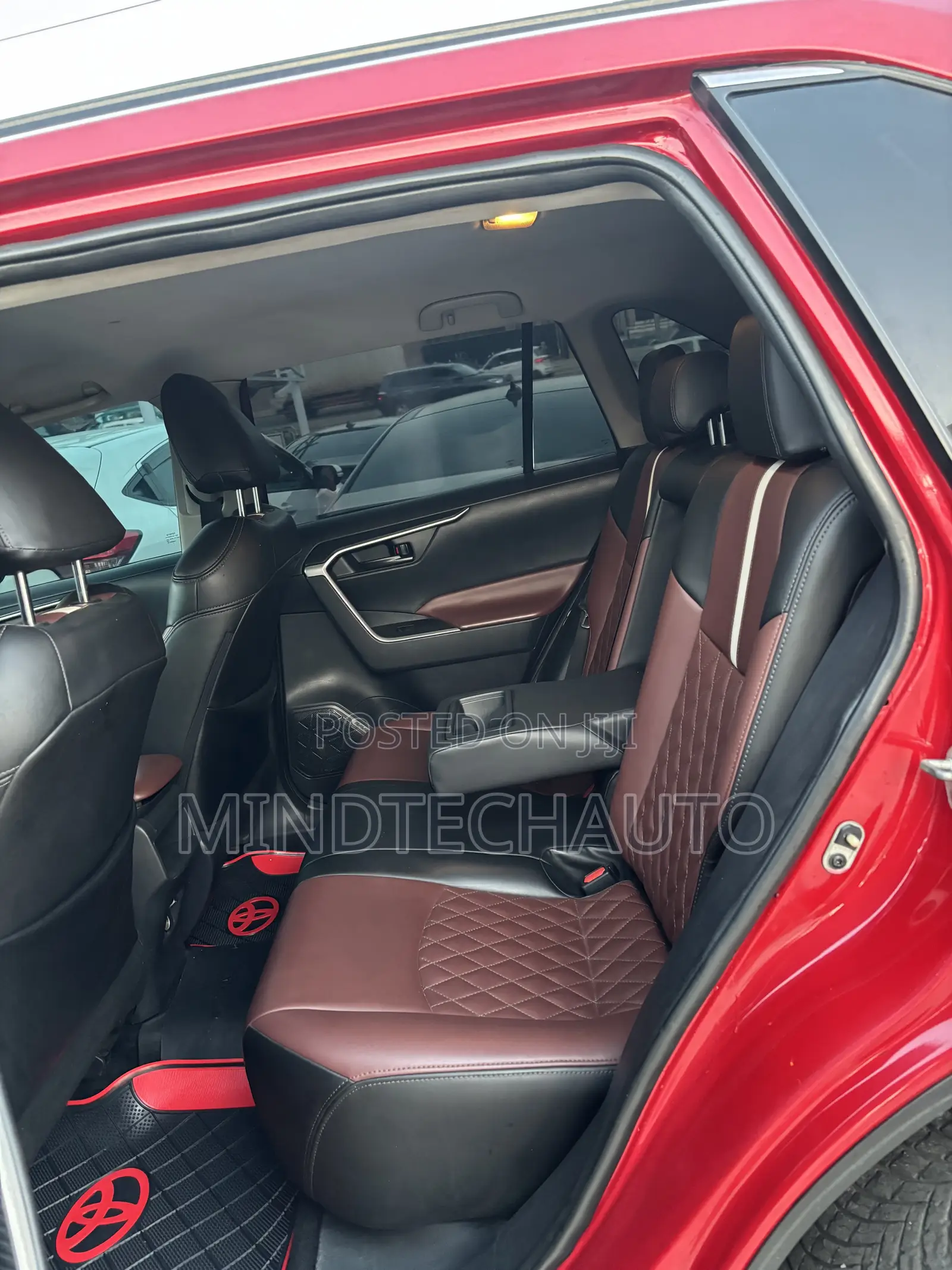 Toyota RAV4 LE AWD 2020 Red
