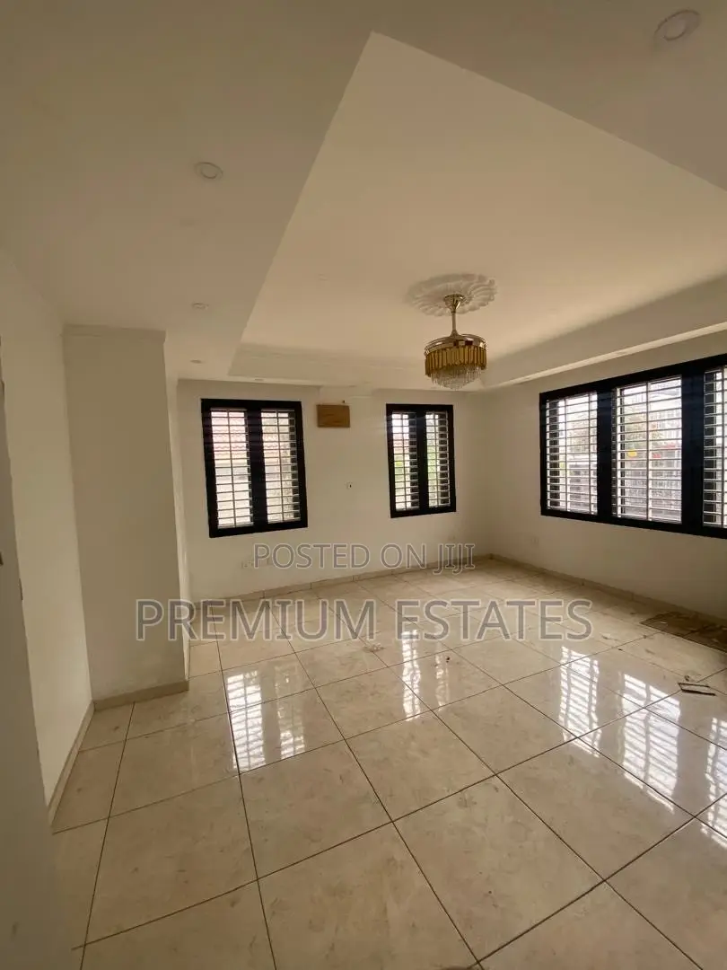 3bdrm Apartment in American House for rent