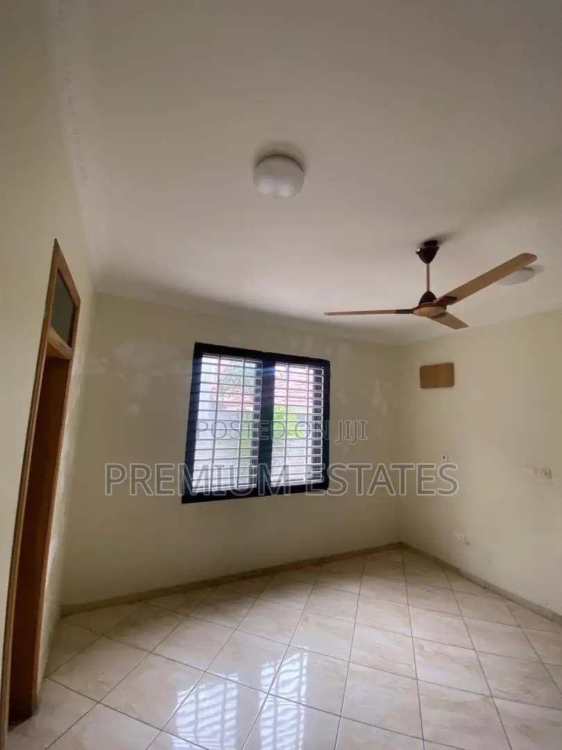 3bdrm Apartment in American House for rent