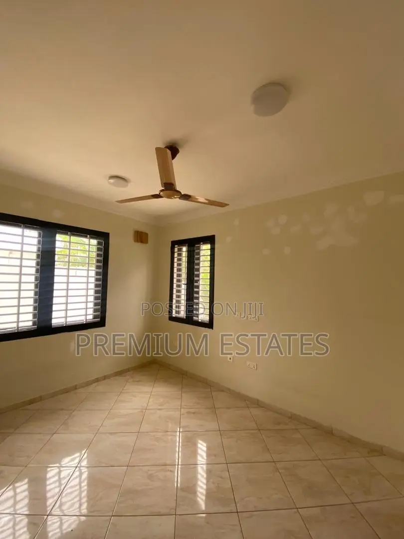 3bdrm Apartment in American House for rent