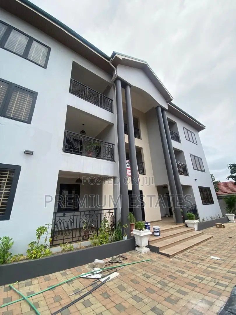 3bdrm Apartment in American House for rent