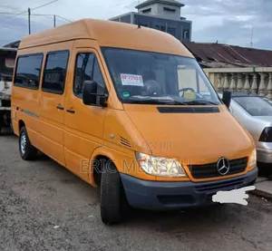 Mercedes-Benz Sprinter 2004 Yellow
