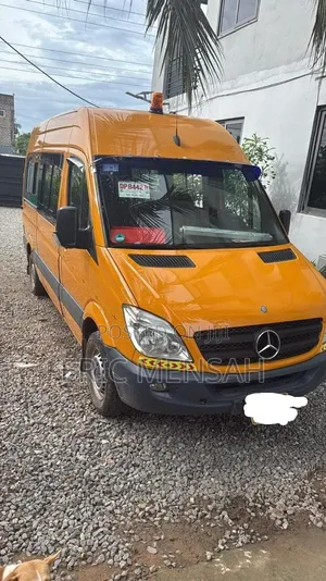 Mercedes-Benz Sprinter 2004 Yellow