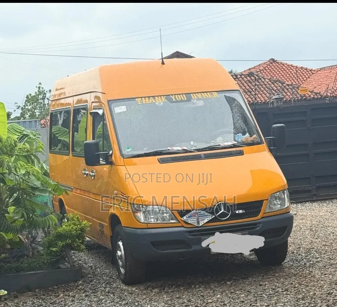 Mercedes-Benz Sprinter 2004 Yellow