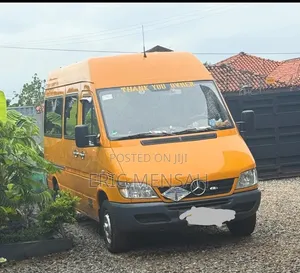 Mercedes-Benz Sprinter 2004 Yellow