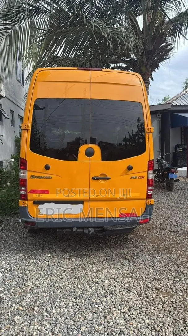 Mercedes-Benz Sprinter 2004 Yellow