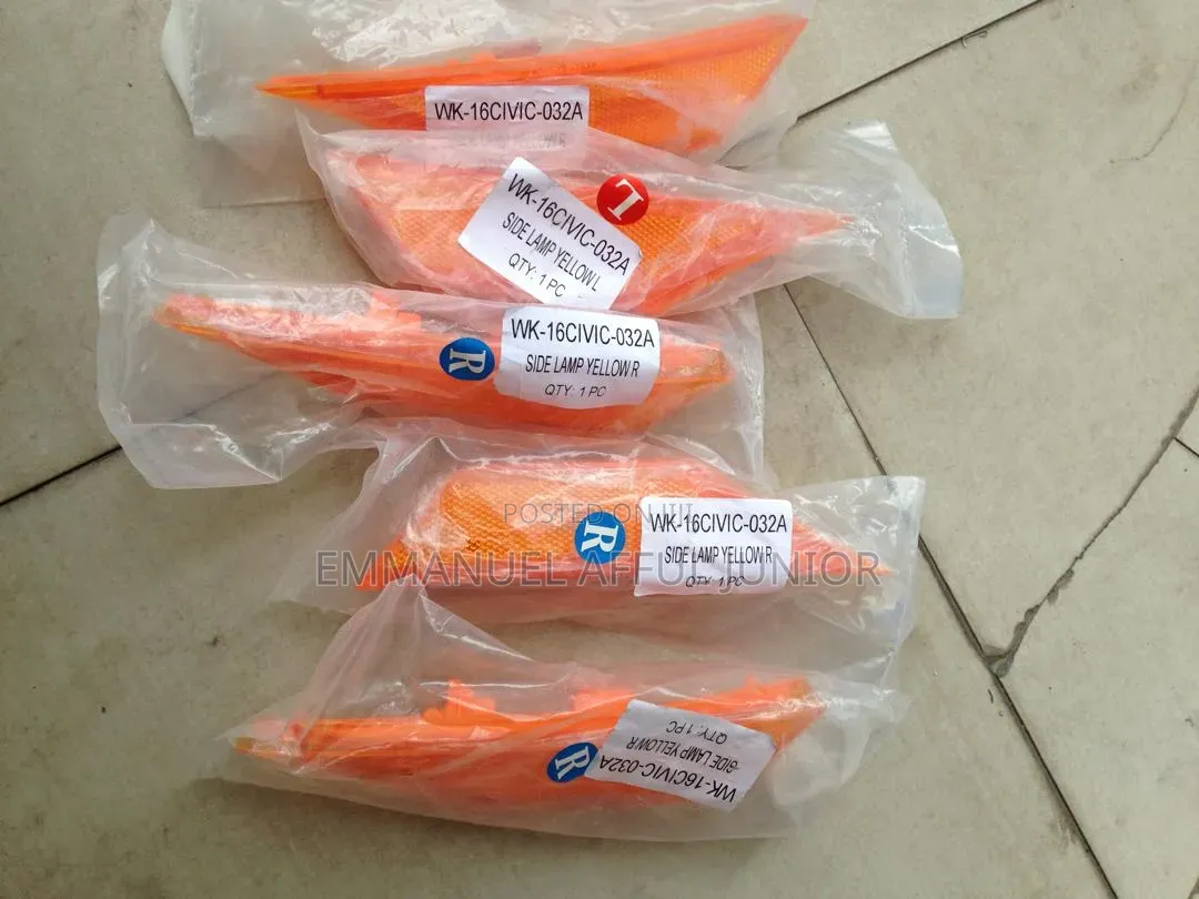 Honda Civic 2016,2019,2021 Fender Yellow Reflector/Side Light