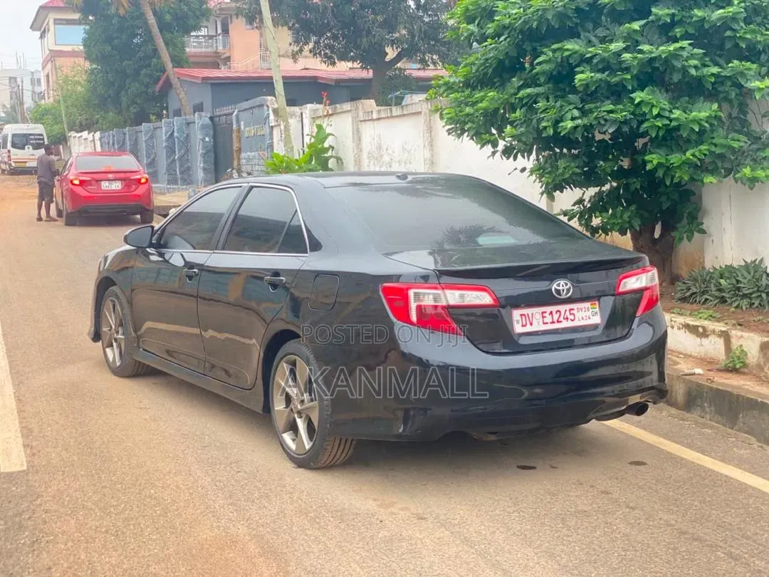 Toyota Camry LE 4dr Sedan (2.5L 4cyl 6A) 2014 Black
