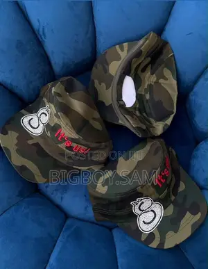 Caps Short Style