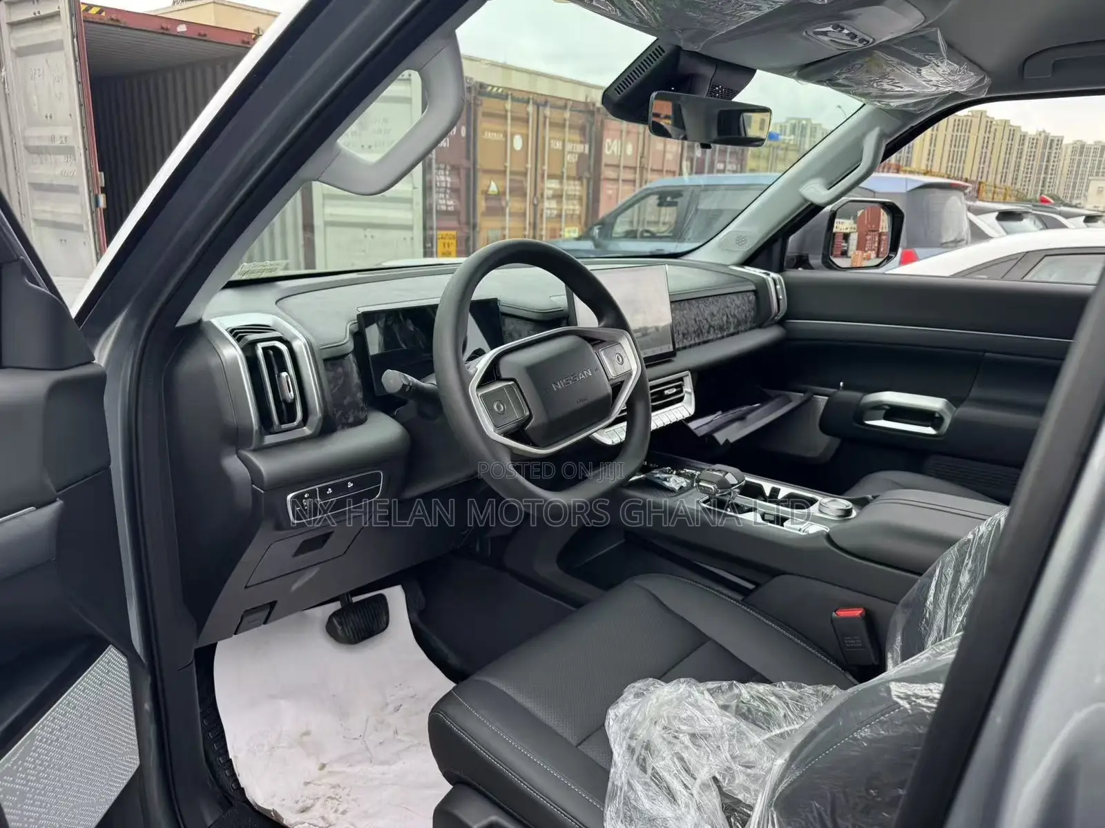 New Nissan Frontier PRO-4X Crew Cab 4WD 5.0 ft. SB 2026 Gray