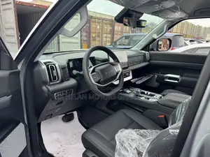 New Nissan Frontier PRO-4X Crew Cab 4WD 5.0 ft. SB 2026 Gray