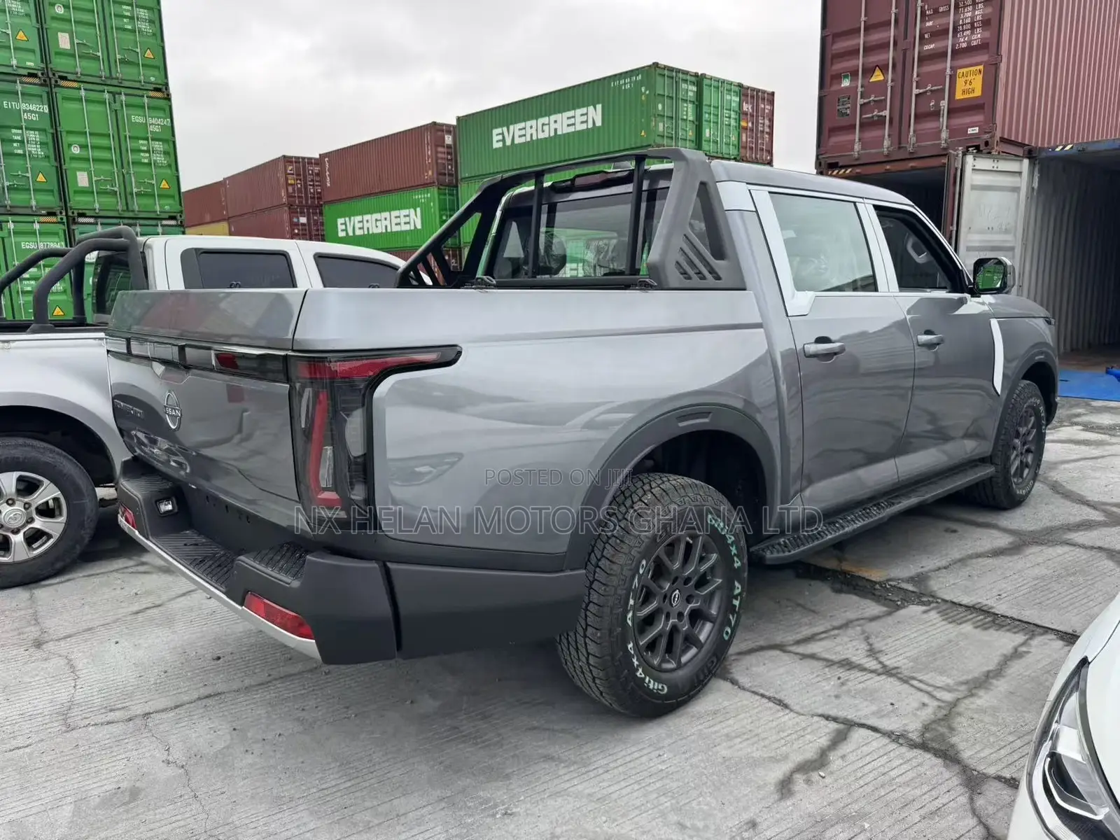 New Nissan Frontier PRO-4X Crew Cab 4WD 5.0 ft. SB 2026 Gray
