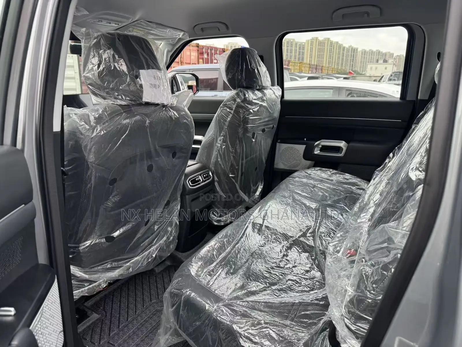 New Nissan Frontier PRO-4X Crew Cab 4WD 5.0 ft. SB 2026 Gray