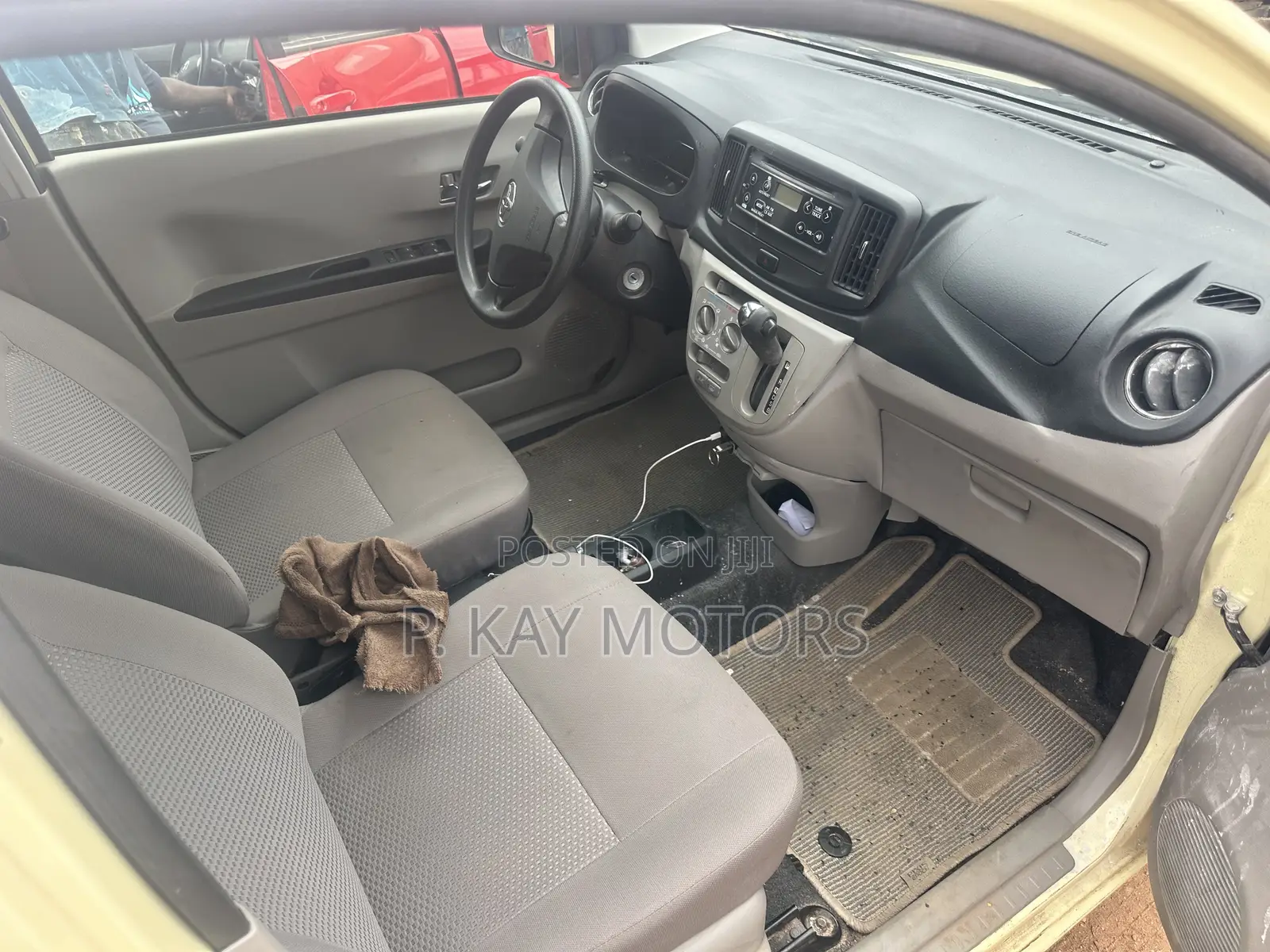 Toyota Pixis Epoch 660 FWD 2012 Yellow