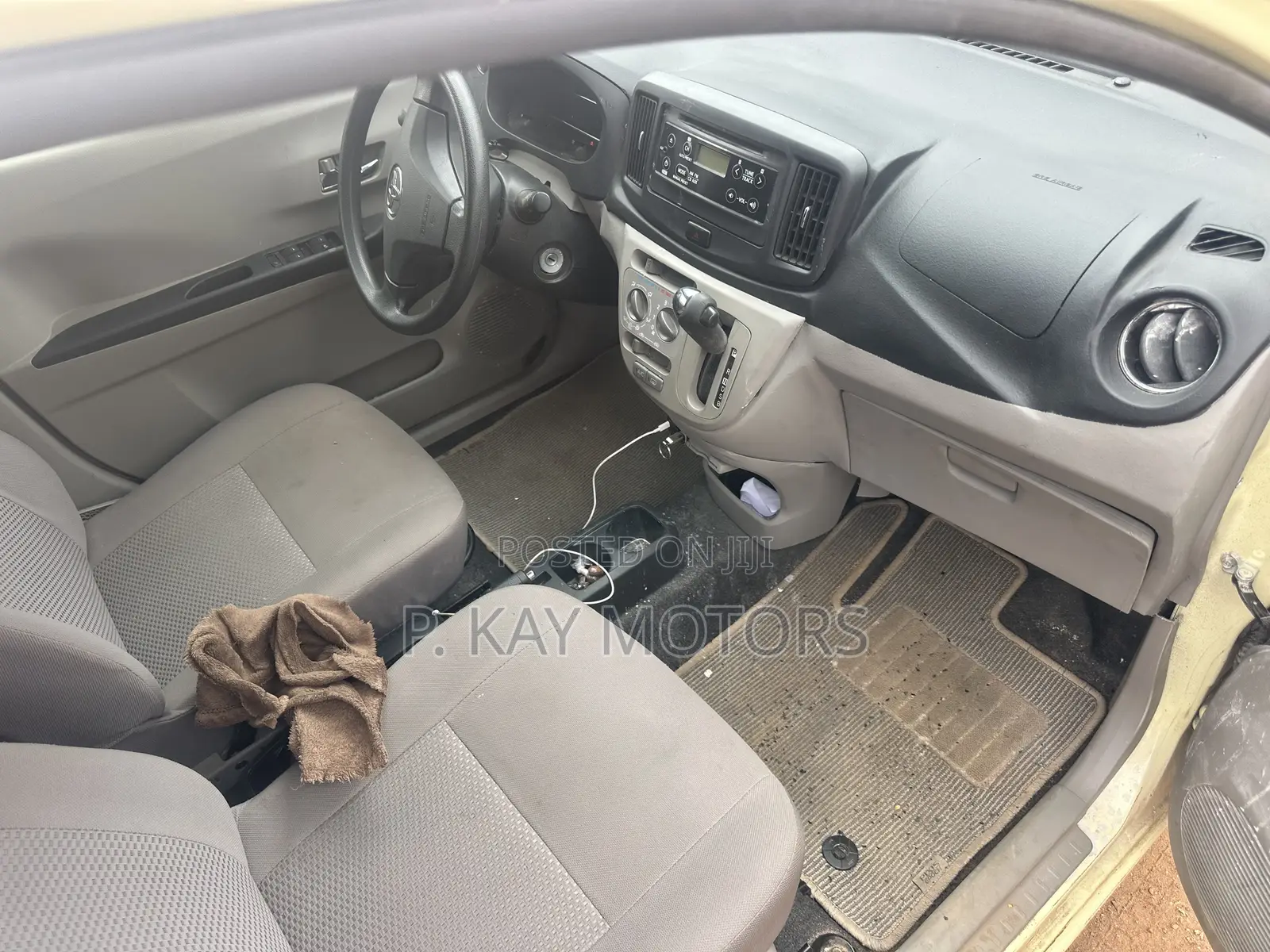 Toyota Pixis Epoch 660 FWD 2012 Yellow