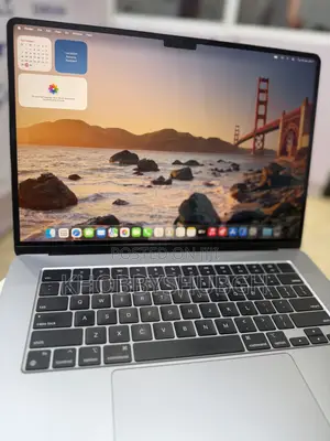 Laptop Apple MacBook Air 2022 M2 8GB Apple M2 SSD 256GB
