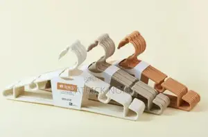 QYS Plastic Hanger (8-Pack)