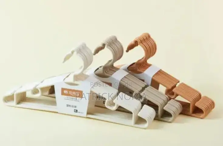 QYS Plastic Hanger (8-Pack)