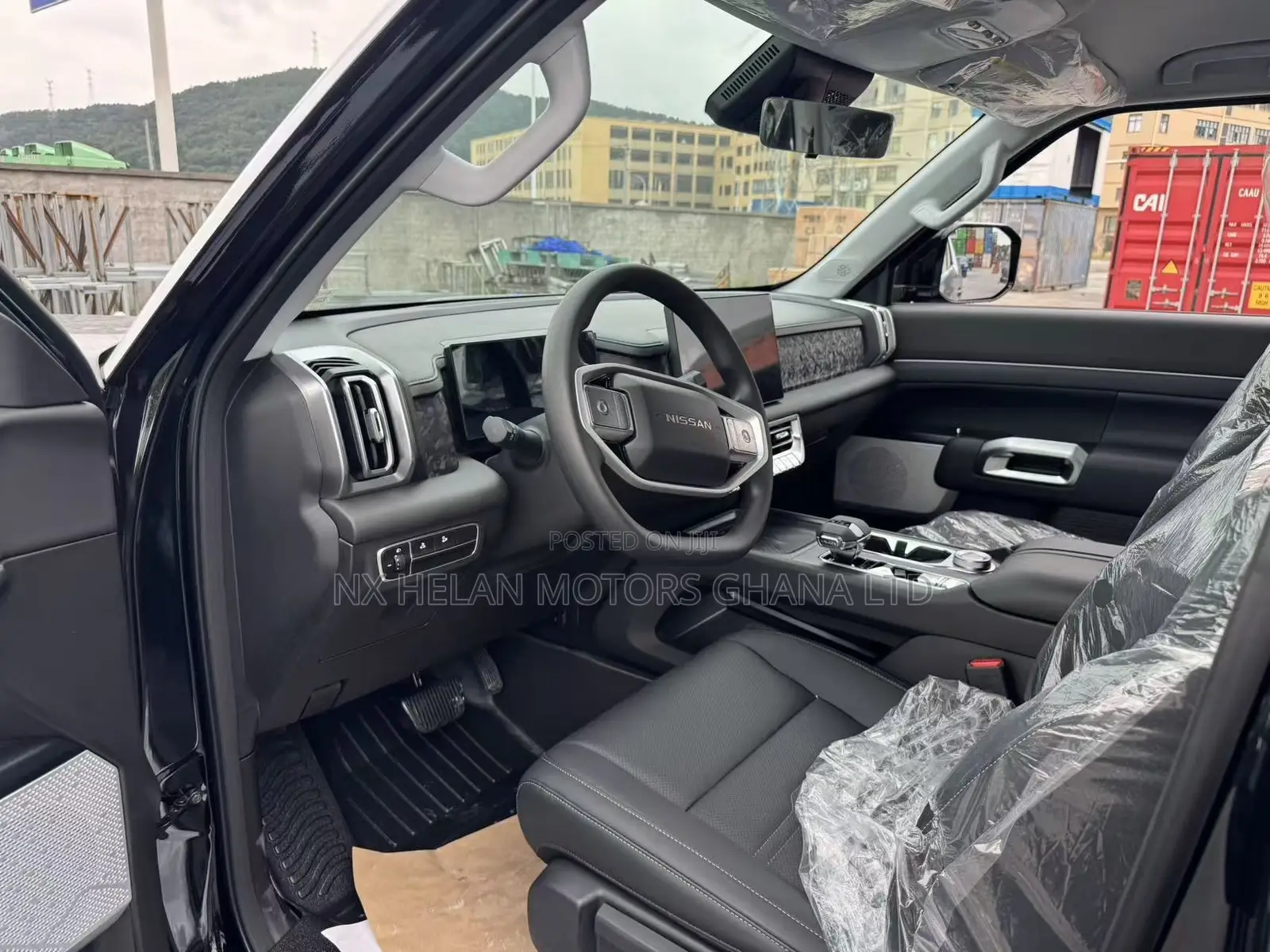 New Nissan Frontier PRO-4X Crew Cab 4WD 5.0 ft. SB 2026 Black