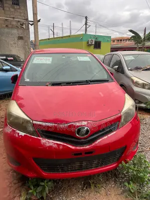 Toyota Vitz 1.3 AWD 5dr 2013 Red