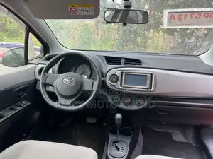 Toyota Vitz 1.3 AWD 5dr 2013 Red