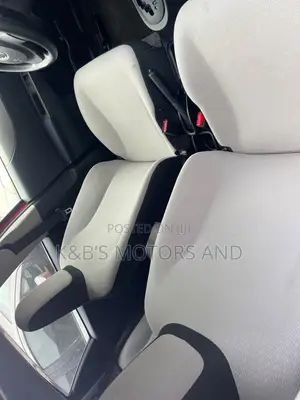 Toyota Vitz 1.3 AWD 5dr 2013 Red