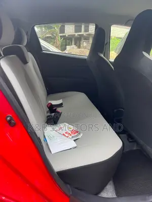 Toyota Vitz 1.3 AWD 5dr 2013 Red