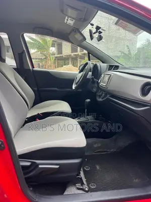 Toyota Vitz 1.3 AWD 5dr 2013 Red