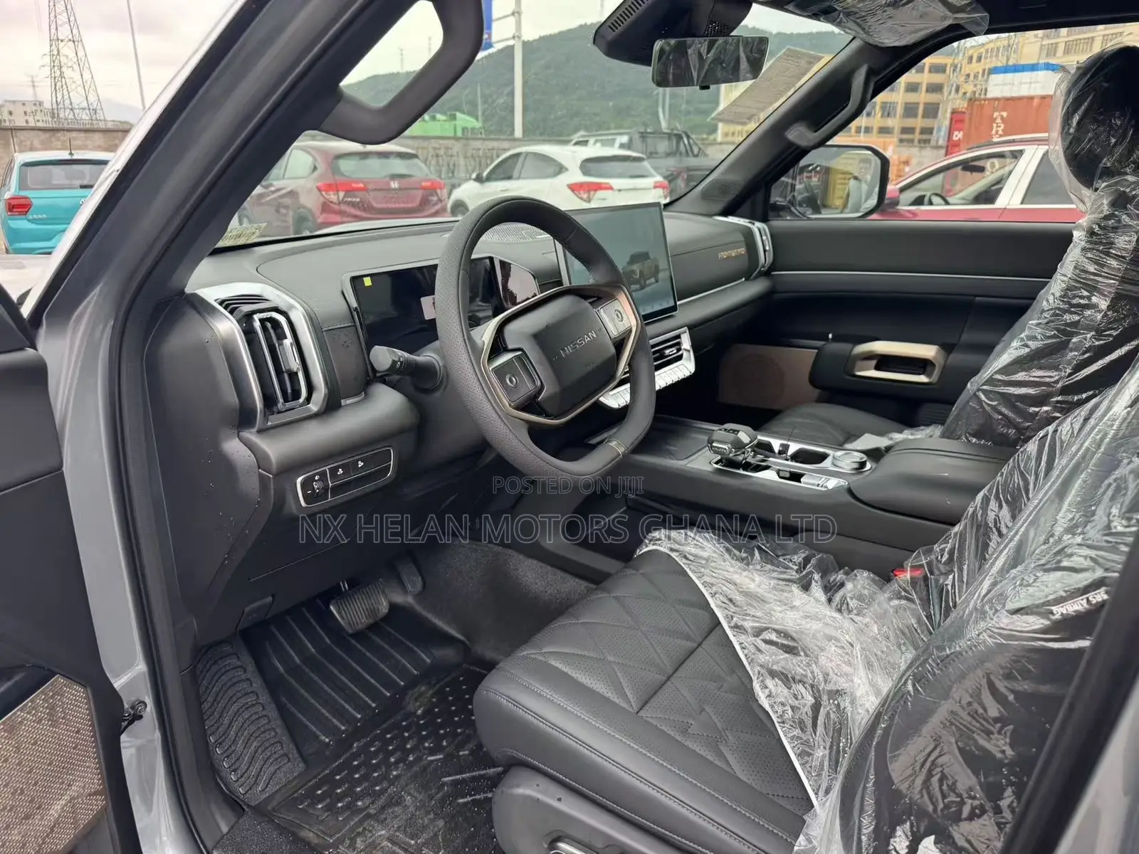New Nissan Frontier PRO-4X Crew Cab 4WD 5.0 ft. SB 2026 Gray
