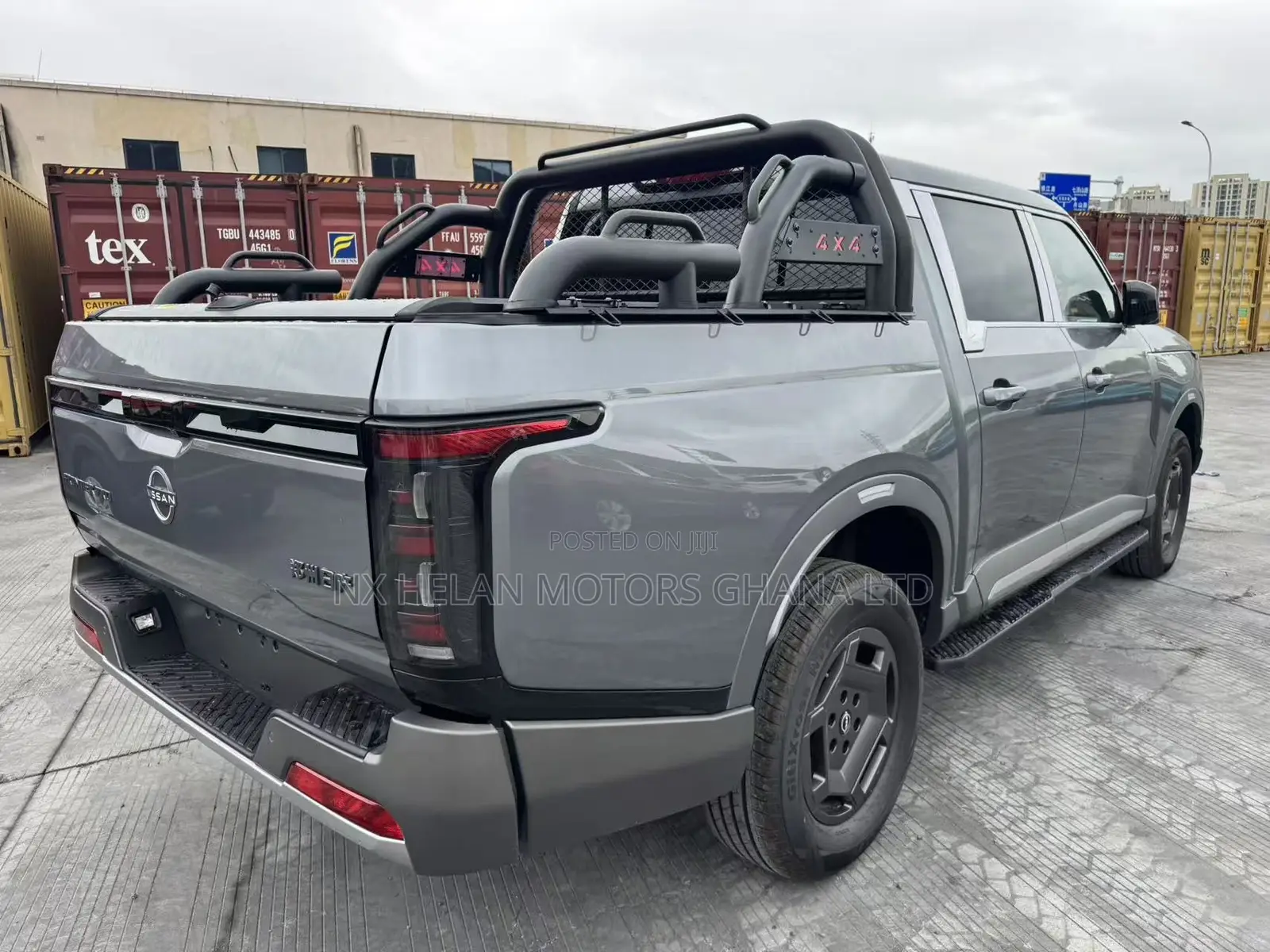 New Nissan Frontier PRO-4X Crew Cab 4WD 5.0 ft. SB 2026 Gray