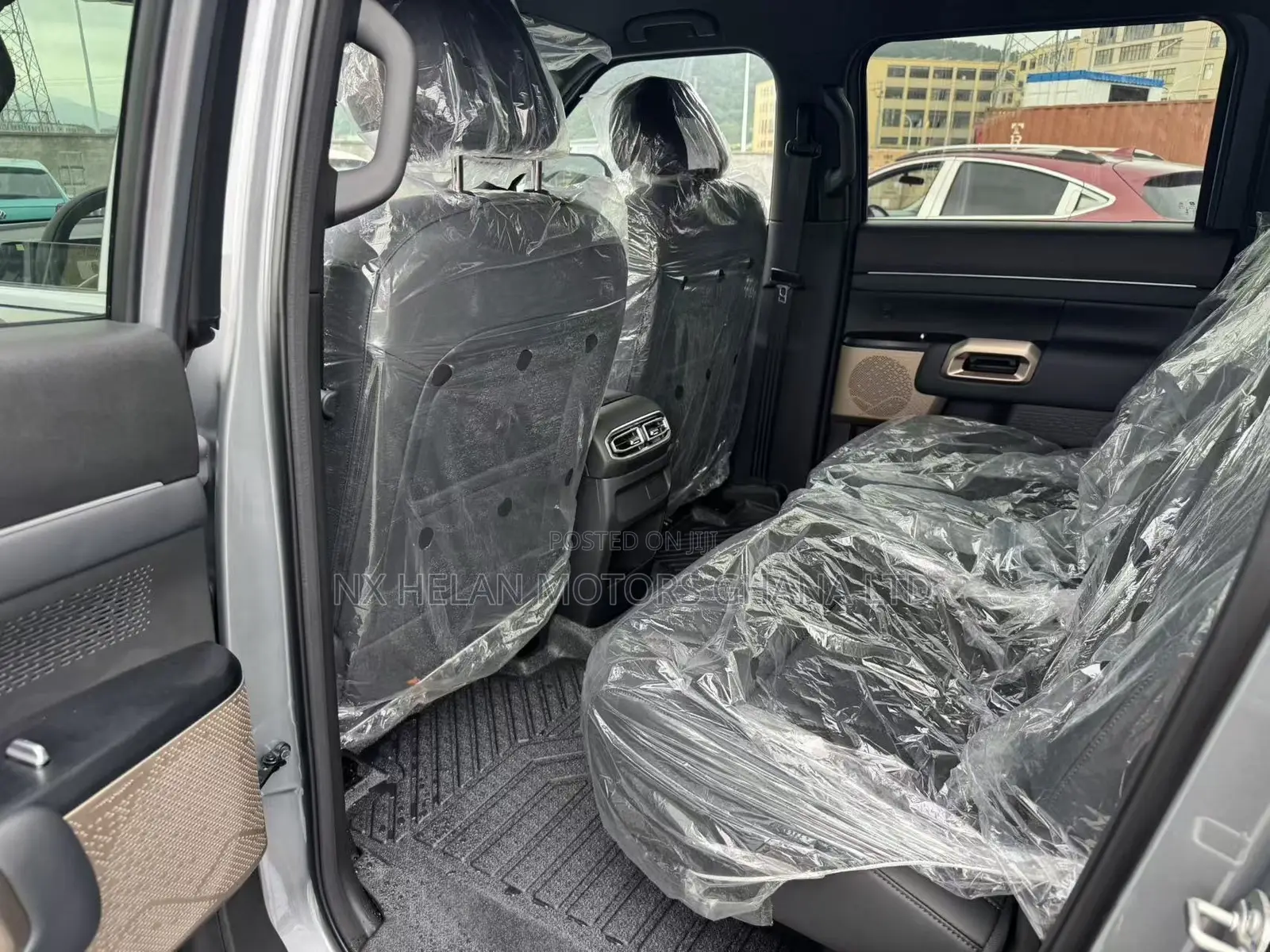 New Nissan Frontier PRO-4X Crew Cab 4WD 5.0 ft. SB 2026 Gray