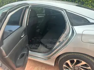Honda Civic 2019 Gray