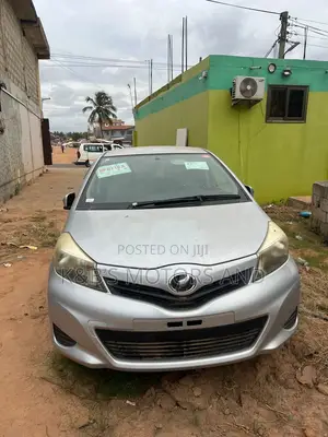 Toyota Vitz 1.3 AWD 5dr 2013 Silver