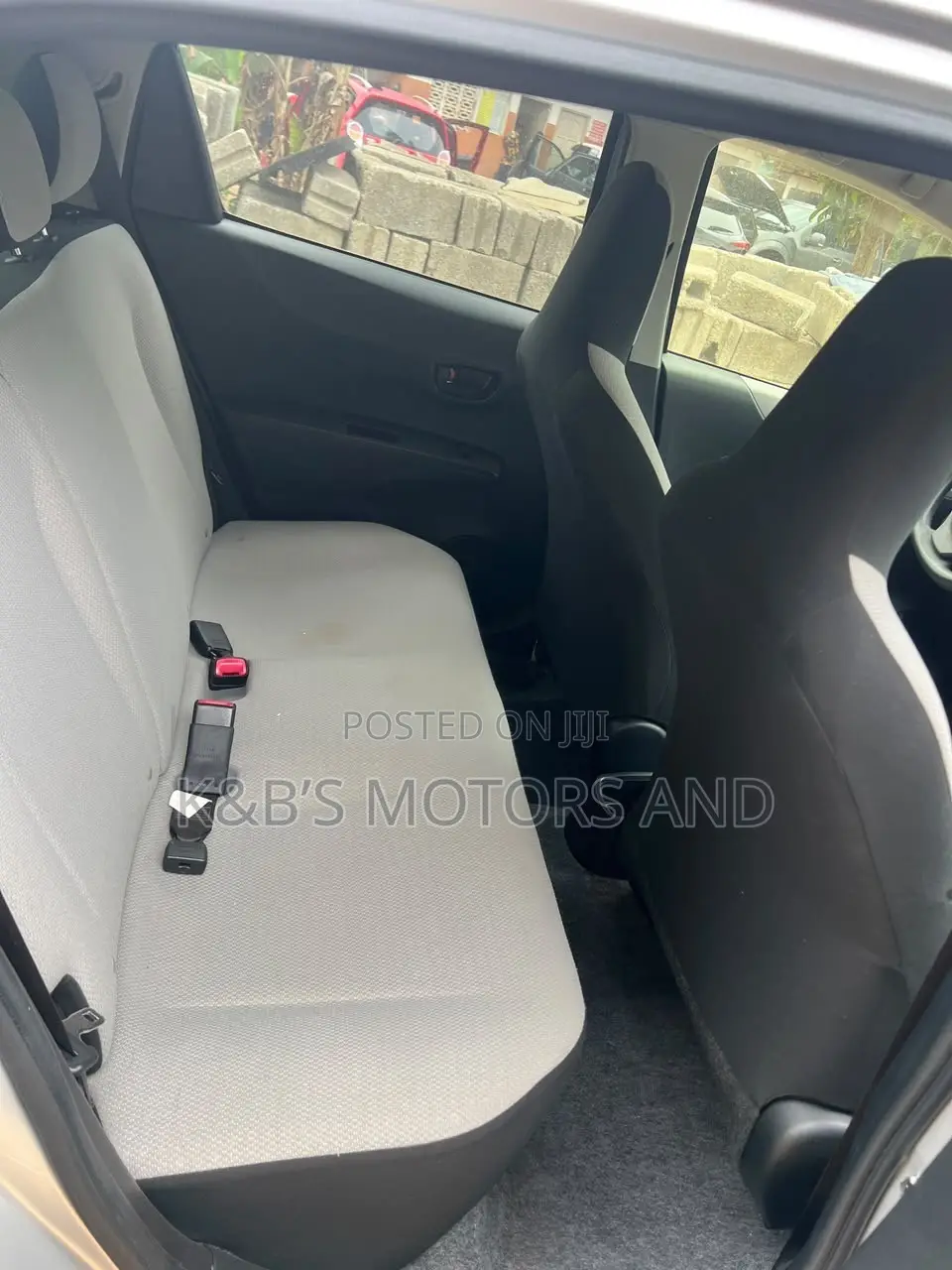 Toyota Vitz 1.3 AWD 5dr 2013 Silver