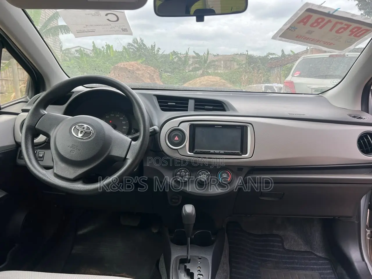 Toyota Vitz 1.3 AWD 5dr 2013 Silver