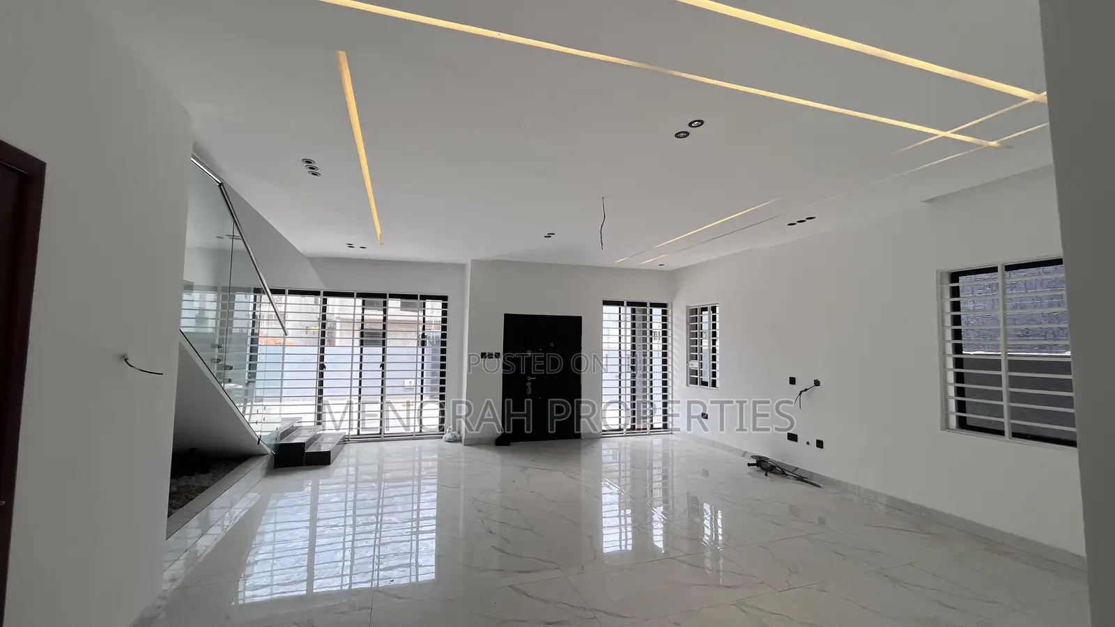 4bdrm Apartment in Oyarifa for sale
