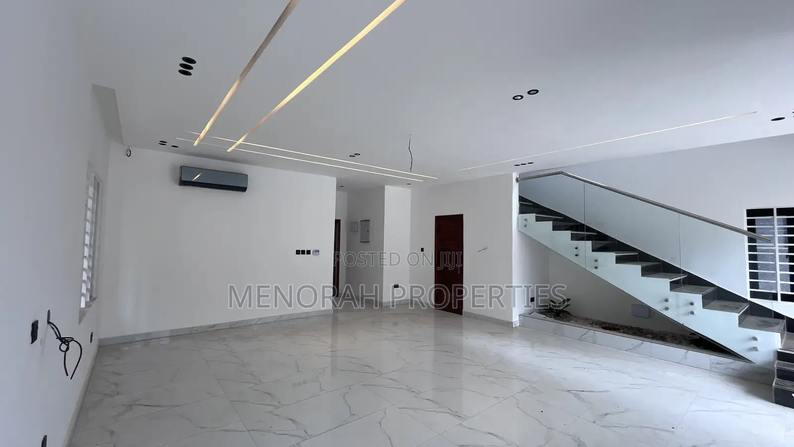 4bdrm Apartment in Oyarifa for sale