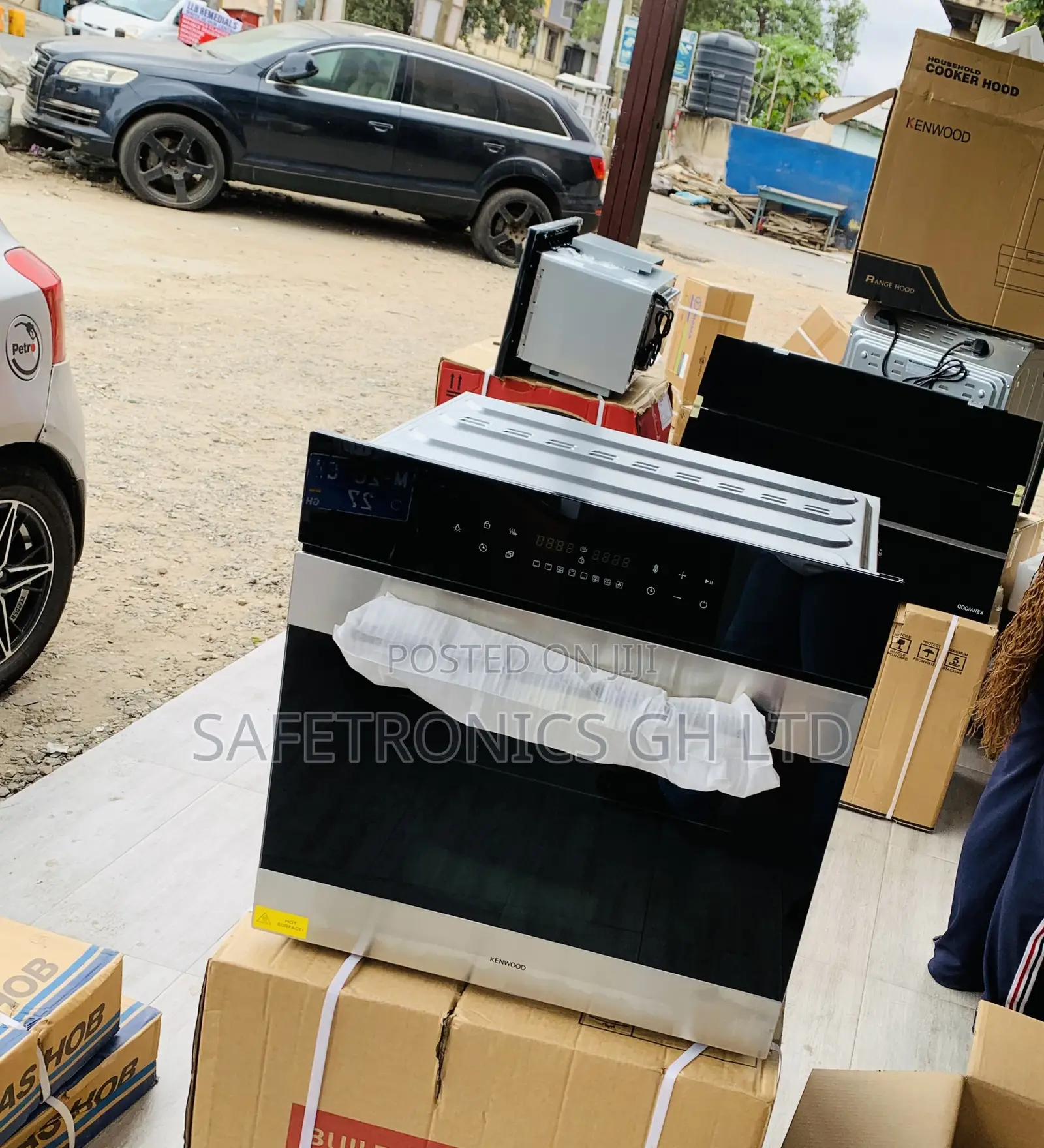 Extremely Affordable Built in Kenwood Black Oven