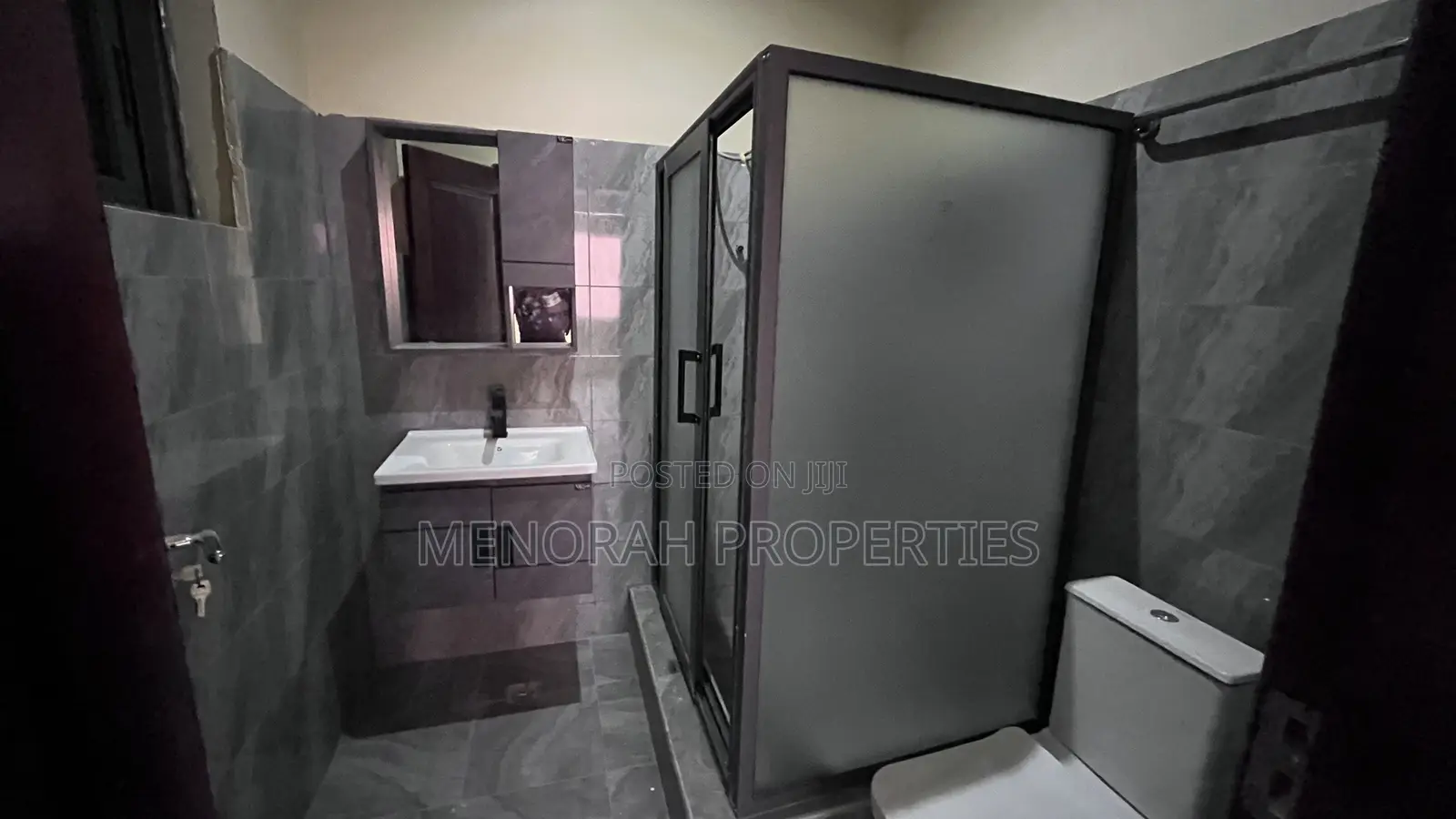3bdrm Apartment in Adenta Ashiyie, Frafraha for rent